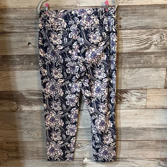 Talbots Cropped Pants in Purple and White Floral - Picture 3 of 5